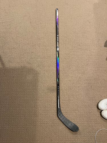 Senior Bauer Vapor FlyLite Purple Left Hand Hockey Stick P28