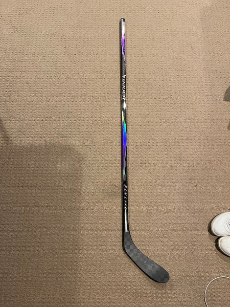 Senior Bauer Vapor FlyLite Purple Left Hand Hockey Stick P28