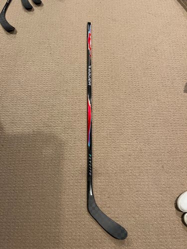 Senior Bauer Vapor FlyLite Red Left Hand Hockey Stick P28 (New)
