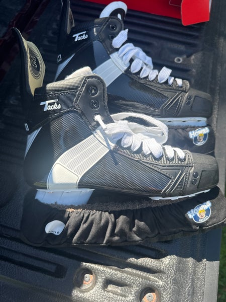2025 CCM Tacks XF 652 Hockey Skates Regular Width 9 (Used)