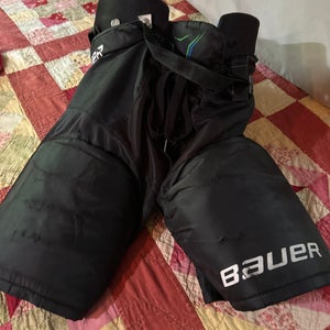Junior Large Bauer Hockey Pants (Used)