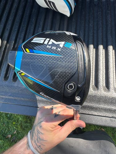 Men's TaylorMade SIM2 Max Right Handed Driver Stiff Flex 10.5 Loft (Used)