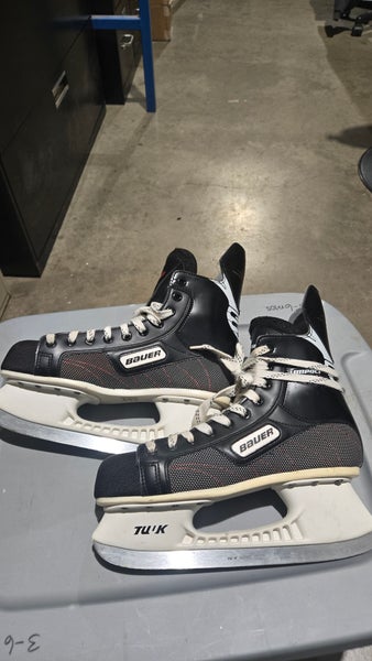 Bauer Impact 300 Hockey Skates Regular Width 9 (Used)