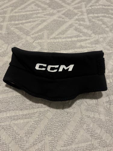CCM NG 900 Hockey Cut Resistant Neck Guard Senior Black Used Once