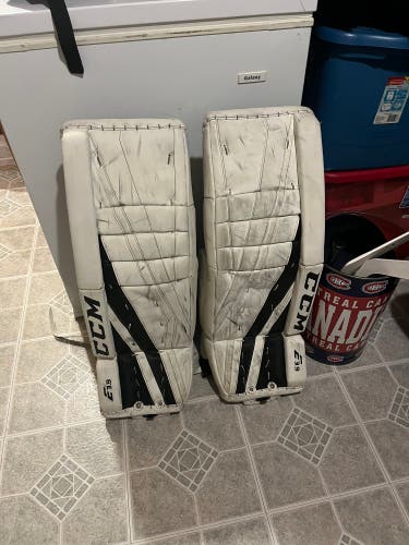 29" CCM Extreme Flex Pro Goalie Leg Pads (Used)