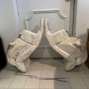 2023 30" True Catalyst 7X3 Goalie Leg Pads (Used)