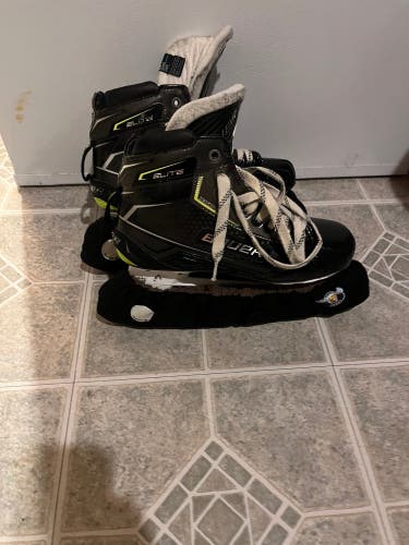 2023 Bauer Elite Hockey Goalie Skates 7.5 (Used)