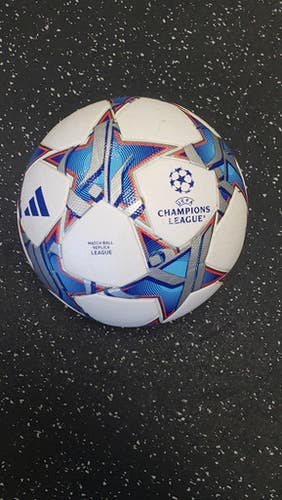 Used Adidas UEFA CHAMPIONS LEAGUE All Size Soccer Ball White/Royal/Red 4 11849-S000031393
