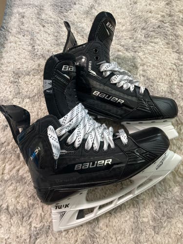 Senior Bauer Supreme Mach Hockey Skates Size 9 (New)
