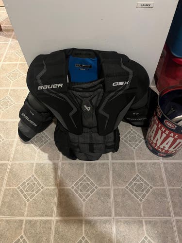 Small 2023 Bauer GSX Goalie Chest Protector (Used)