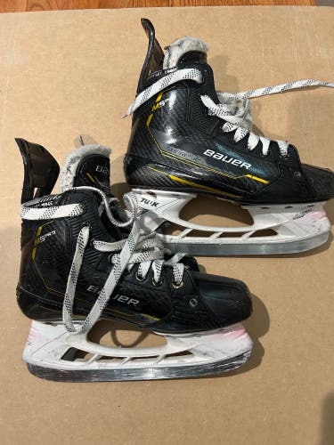Bauer Supreme M5 Pro Hockey Skates Size 4.5 (Used)