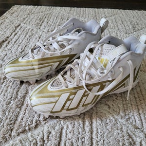 Unisex 4Y Adidas (Used) Football Cleats