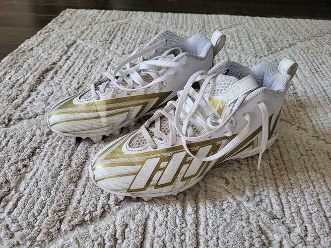 Unisex 4Y Adidas (Used) Football Cleats