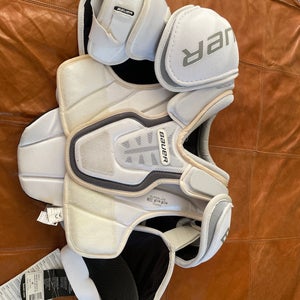 New Medium Bauer Nexus 1000 Shoulder Pads