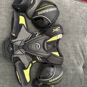 Men's Large Junior Warrior Alpha DX Shoulder Pads (Used)