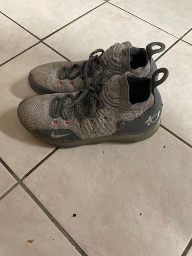 Men's Size M 10.5 (W 11.5) Nike kd 11 Shoes (Used)