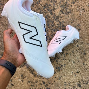 New Balance Low Top Burn X4 Molded Cleats Size 6.5