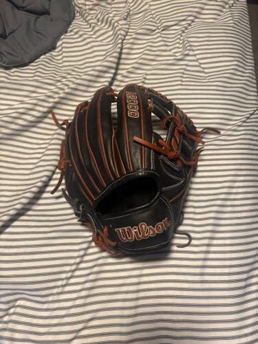 Wilson A2000 RH Infield Baseball Glove 11.5" (Used)