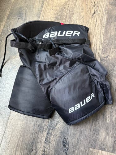 Youth Medium Bauer Hockey Pants (Used)
