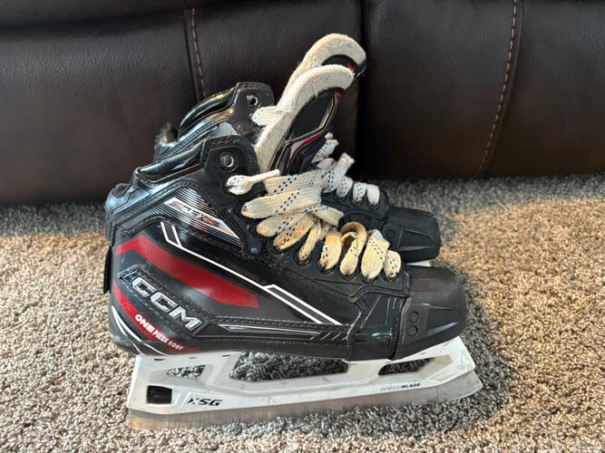 CCM EFLEX 6.9 Hockey Goalie Skates Size 6 (Used)
