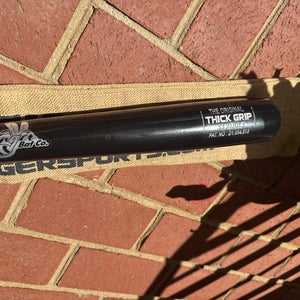 (New)Stinger Thick Grip wood bat 33 Adult