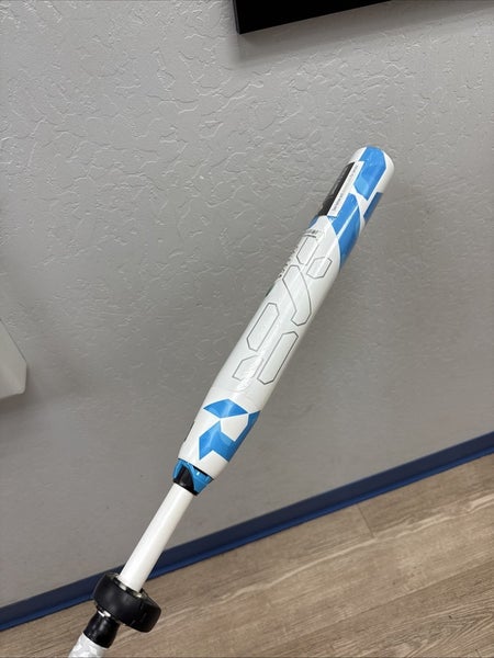 DeMarini 2023 CF (33 -10) Fastpitch Softball Bat NEW WITH WARRENTY