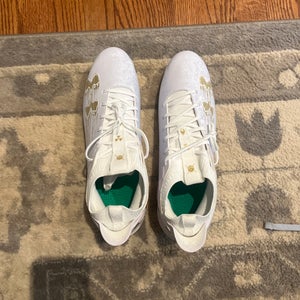 White Men's Size M 12.0 (W 13.0) Adult Under Armour Highlight Low Top Molded Cleats (New)