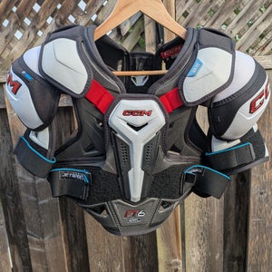 Small Senior CCM FT6 Pro Shoulder Pads (Used)