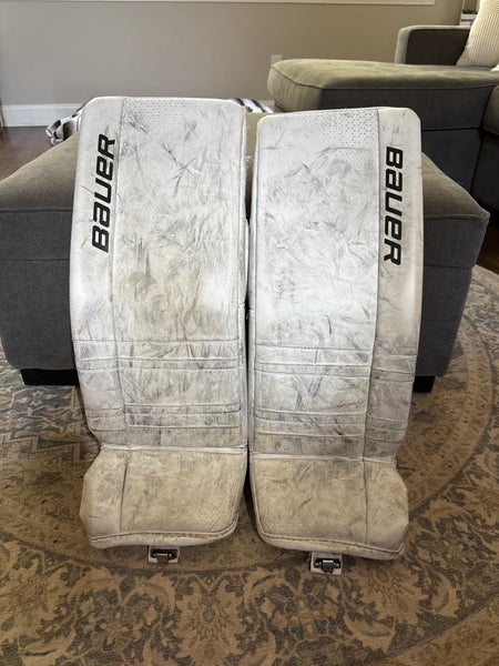 Medium Bauer GSX (2023 Model) Goalie Leg Pads (Used)