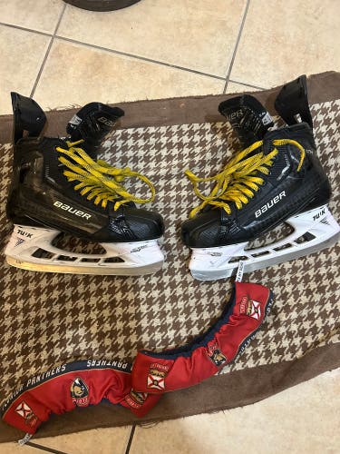 2024 Bauer Supreme Mach Hockey Skates Wide Width Pro Stock 9.5 (Used)