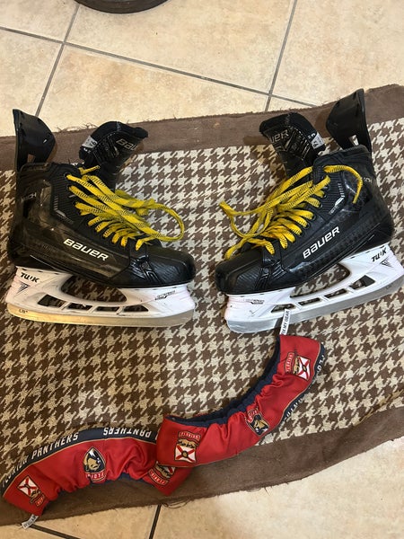 2024 Bauer Supreme Mach Hockey Skates Wide Width Pro Stock 9.5 (Used)