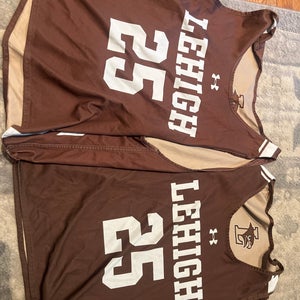 Large Adult Unisex Under Armour Jersey (Used)