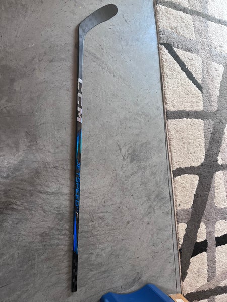 Senior CCM Jetspeed FT7 Pro Right Handed Hockey Stick P28 (Used)
