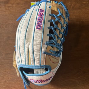 2025 Wilson A2000 RH Softball Glove 12.5" (New)
