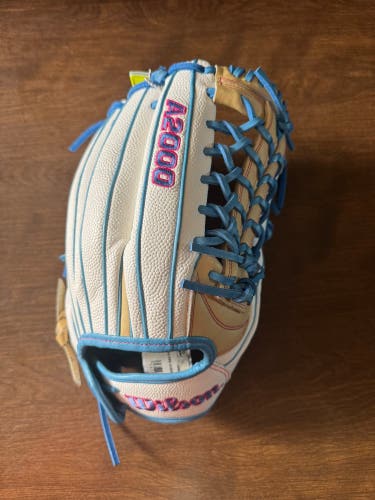 2025 Wilson A2000 RH Softball Glove 12.5" (New)