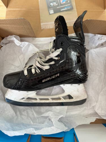 Bauer Supreme Mach Hockey Skates 6.5 (Used)