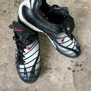 Black Men's Size 13.0 (W 14.0) Nike Turf Cleats (Used)