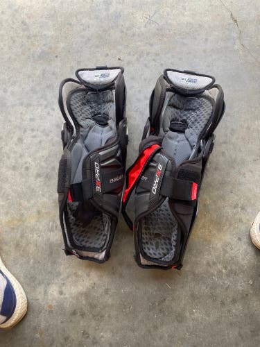 Intermediate Bauer Vapor 3X Pro 14" Shin Pads Pro Stock (Used)