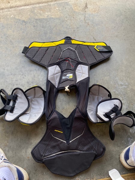 Large Senior Bauer Supreme Ultrasonic Shoulder Pads Pro Stock (Used)