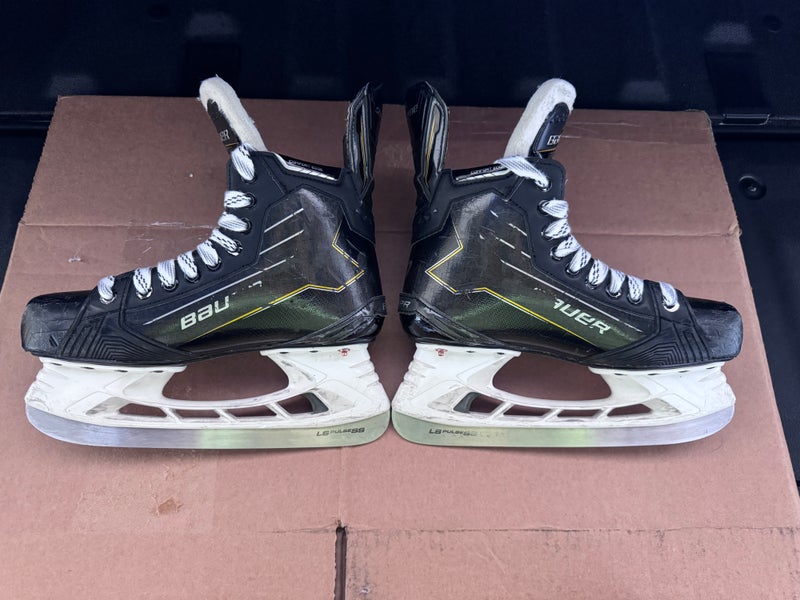 Bauer Supreme M40 Hockey Skates Size 5.5 Intermediate (Used)