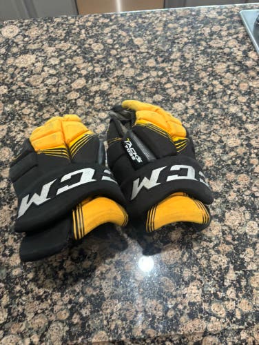 CCM Super Tacks Gloves 13" (Used)