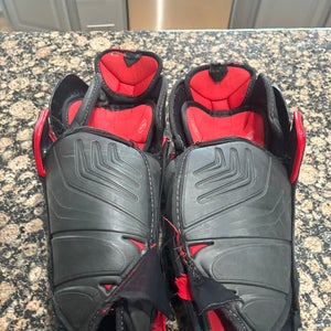 Senior Bauer Vapor 14" Shin Pads (Used)