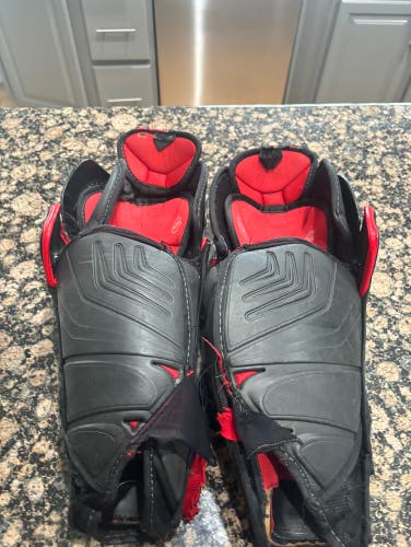 Senior Bauer Vapor 14" Shin Pads (Used)