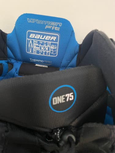Women's Senior Medium Bauer One75 Hockey Pants (Used)