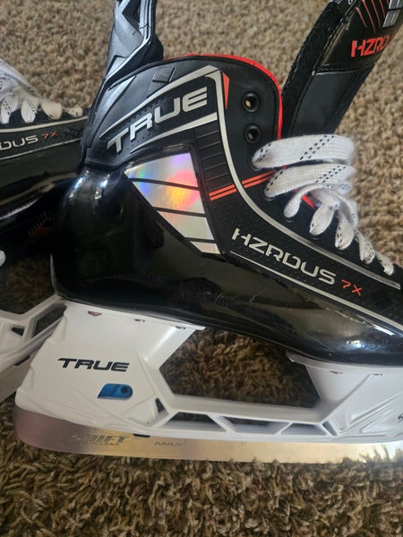 True Hockey Skates Regular Width 10 (Used)