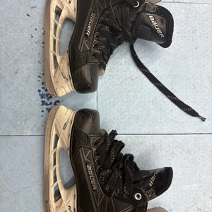 Bauer Supreme S160 Hockey Skates Size 2 (Used)