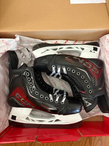 2025 CCM JetSpeed FT8 Pro Hockey Skates Wide Width  7.5 (New)
