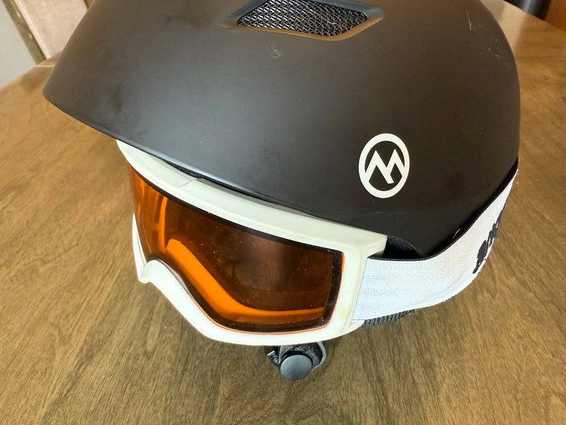 Outdoor Master Snowboard / Ski Adjustable Helmet - Unisex Large - With Anon Googles (Used)