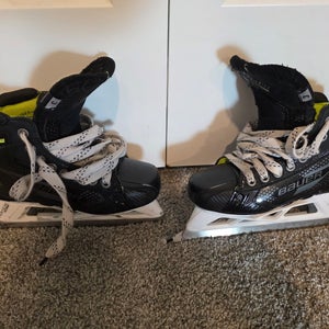 2025 Bauer Elite Hockey Goalie Skates Regular Width Size 3 (Used)