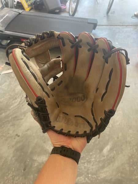 Infield RH Wilson A2000 Baseball Glove 11.25" (Used)